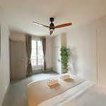 Champs Elysees Area 아파트 파리