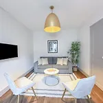 Champs Elysees Area 아파트 파리