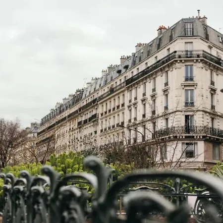 Champs Elysees Area Париж