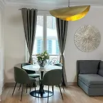 Champs Elysees Area Apartamento